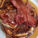 Scotch Pancakes with bacon & maple syrup